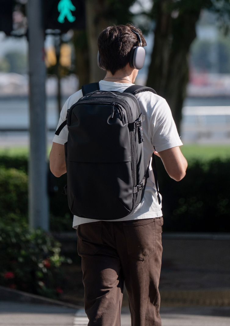 Aero - 60L Vortex Vacuum-Seal Travel Backpack