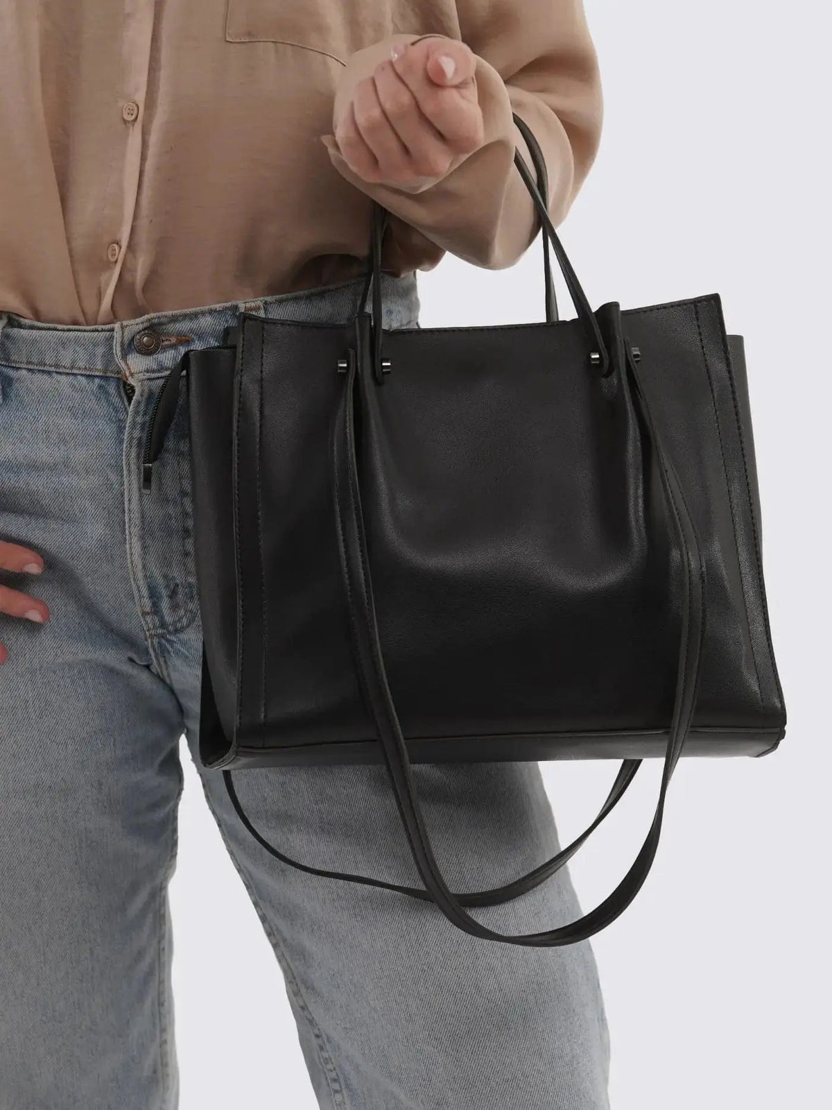 Paola Carryall Tote Noirvere