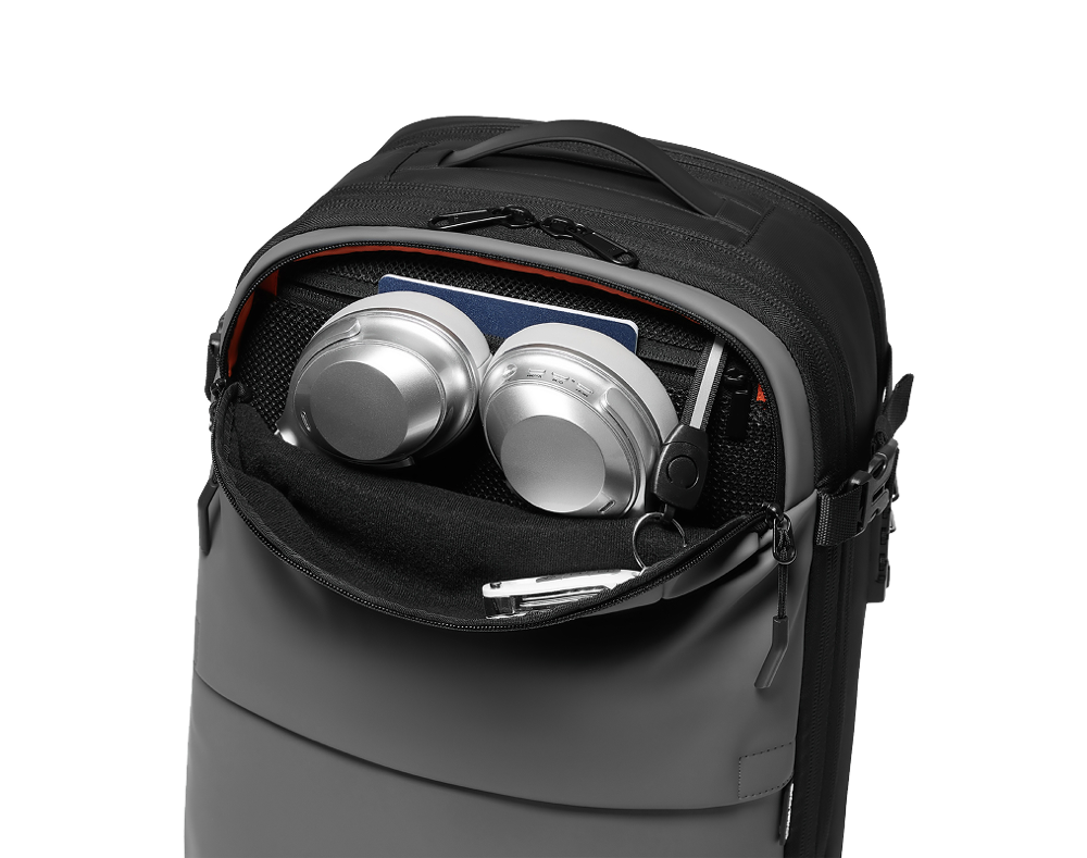 Aero - 60L Vortex Vacuum-Seal Travel Backpack